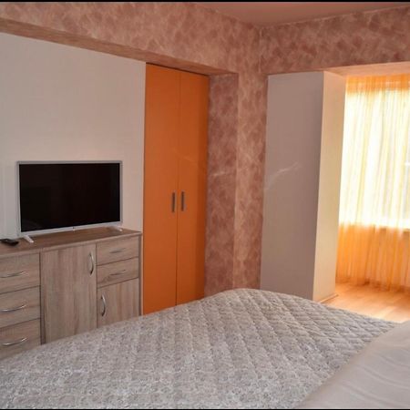 Central Apartment 4 Rooms Brasov Luaran gambar