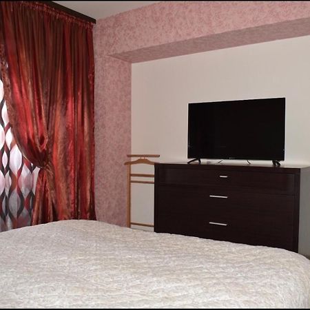 Central Apartment 4 Rooms Brasov Luaran gambar