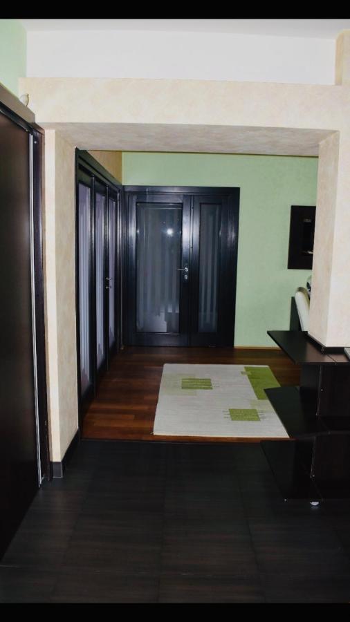 Central Apartment 4 Rooms Brasov Luaran gambar