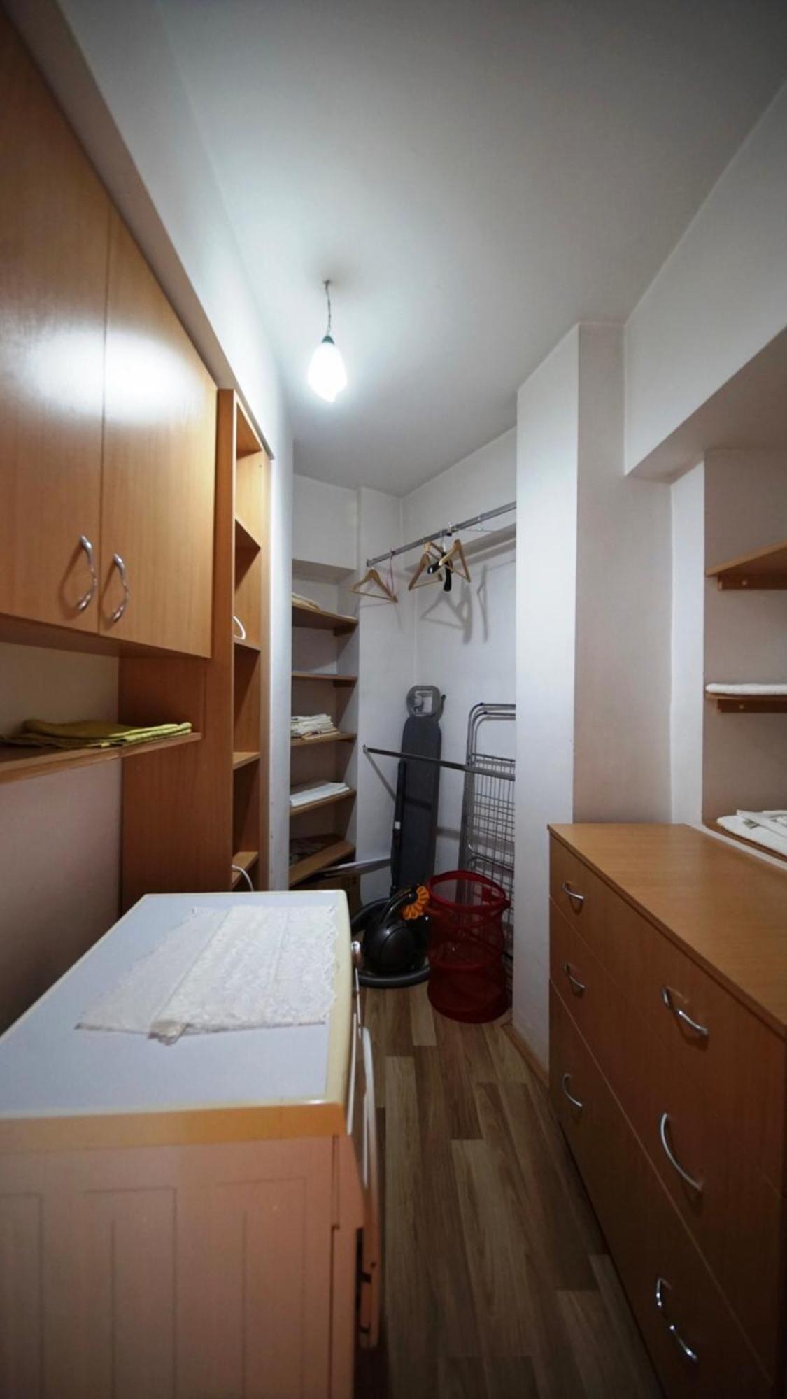 Central Apartment 4 Rooms Brasov Luaran gambar