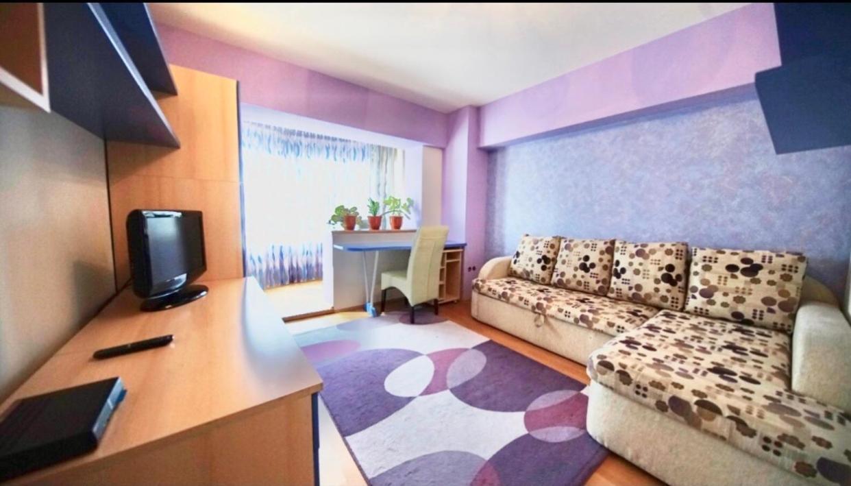 Central Apartment 4 Rooms Brasov Luaran gambar