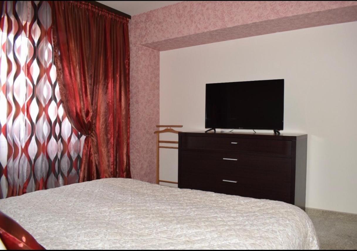 Central Apartment 4 Rooms Brasov Luaran gambar